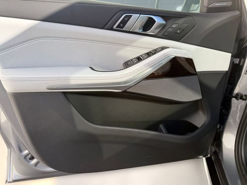 Used 2026 BMW X5 sDrive40i image 10