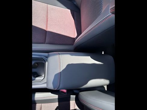 Used 2025 Nissan Kicks SR w/ SR Premium Package AWD/4WD image 17
