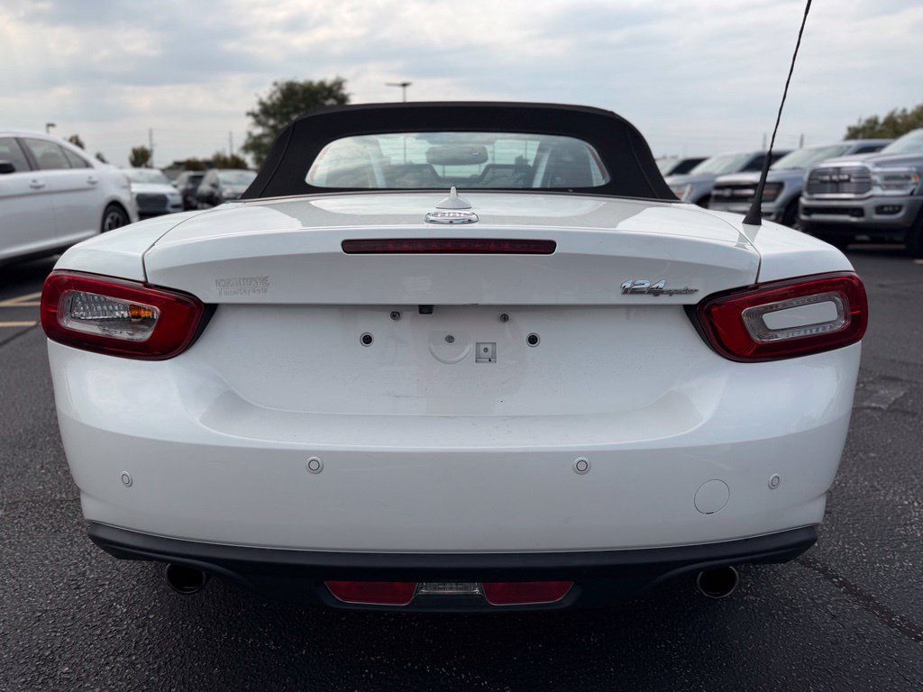 Used 2019 FIAT 124 Spider Lusso w/ Convenience Group RWD image 6