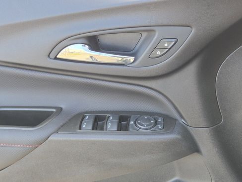 Used 2023 Chevrolet Equinox RS w/ RS Leather Package image 17