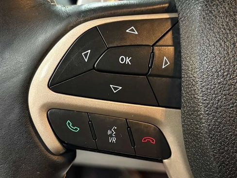 Used 2017 Jeep Grand Cherokee Limited AWD/4WD image 32