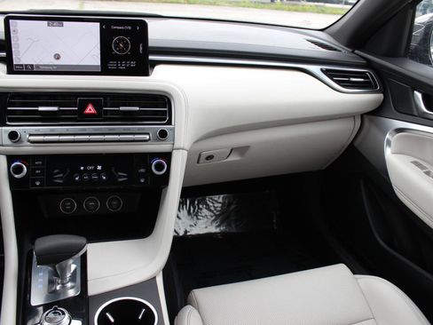Used 2025 Genesis G70 2.5T RWD image 17