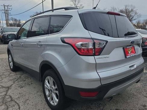 Used 2018 Ford Escape SE w/ SE Sync 3 Package image 2