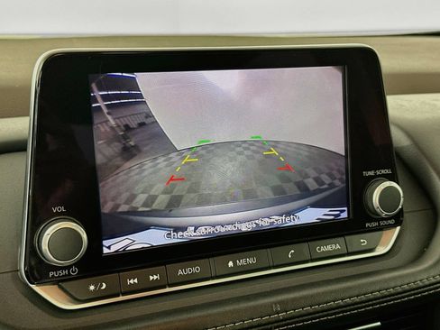 Used 2023 Nissan Rogue S AWD/4WD image 14
