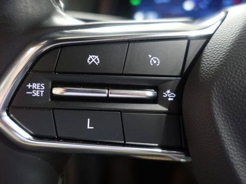 Used 2025 Chevrolet Equinox LT FWD image 12