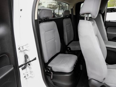 Used 2021 Chevrolet Colorado W/T image 32