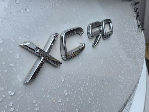 Used 2023 Volvo XC90 B5 Core AWD/4WD image 9