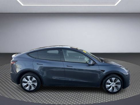 Used 2023 Tesla Model Y Long Range image 8