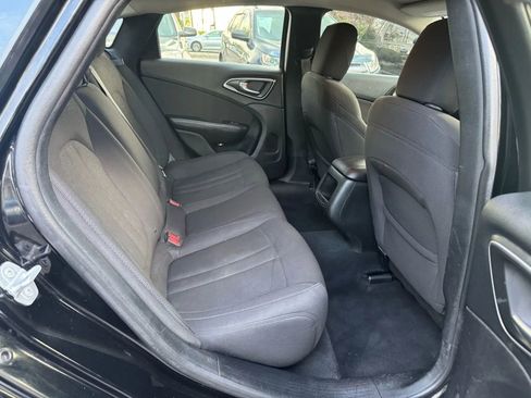 Used 2015 Chrysler 200 Limited image 20