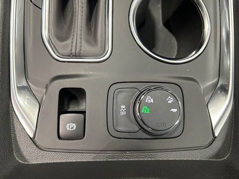 Used 2019 Chevrolet Traverse LT image 22