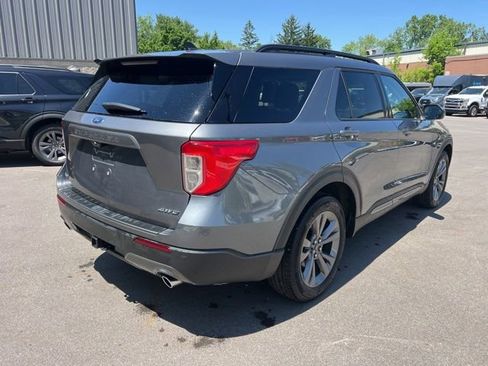 Used 2023 Ford Explorer XLT w/ Equipment Group 202A AWD/4WD image 5