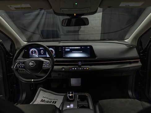 Used 2023 Nissan Ariya AWD image 16