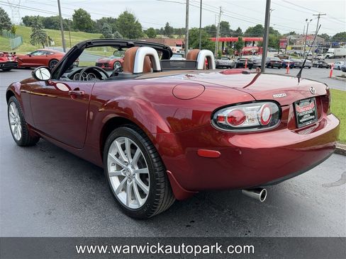 Used 2008 MAZDA MX-5 Miata Grand Touring RWD image 12
