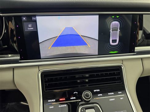 Used 2019 Porsche Panamera 4 image 22