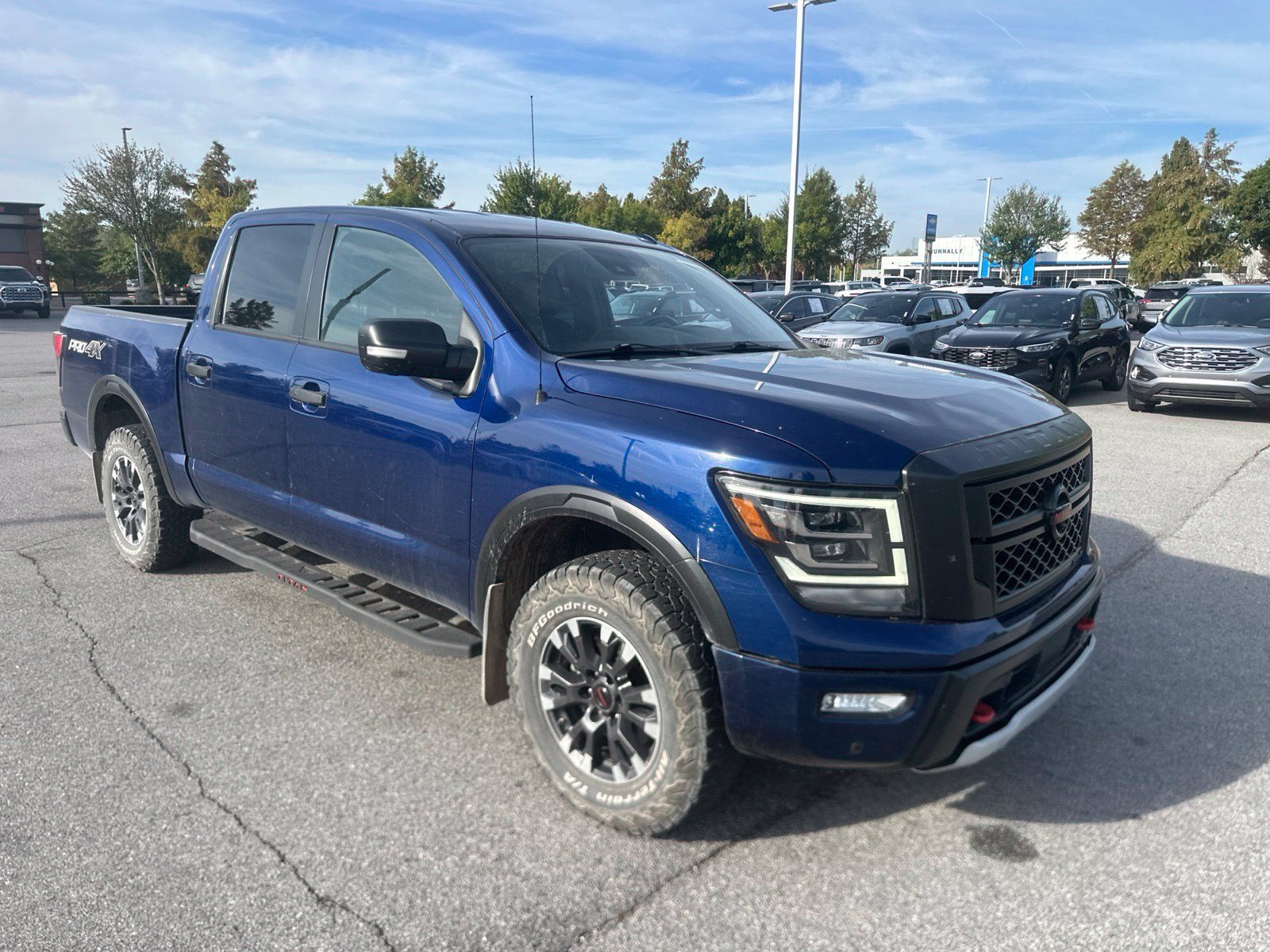 Used 2021 Nissan Titan PRO-4X w/ Pro-4x Convenience Package AWD/4WD image 3