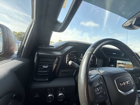 Used 2022 GMC Sierra 1500 AT4 w/ AT4 Preferred Package AWD/4WD image 24