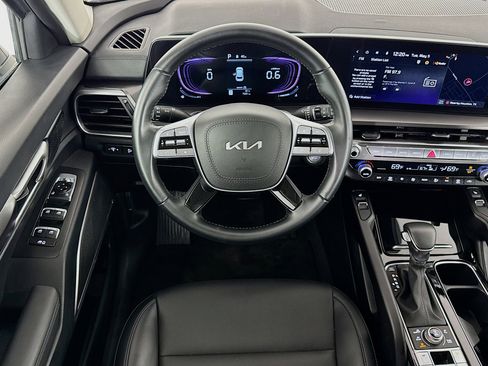 Used 2025 Kia Telluride S AWD/4WD image 16