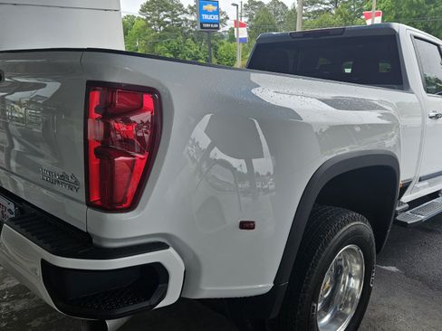 New 2026 Chevrolet Silverado 3500 High Country w/ Technology Package AWD/4WD image 8