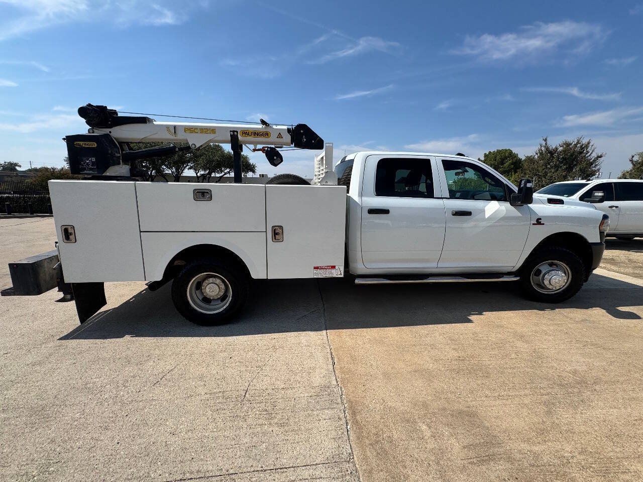 Used 2024 RAM 3500 Tradesman AWD/4WD image 3