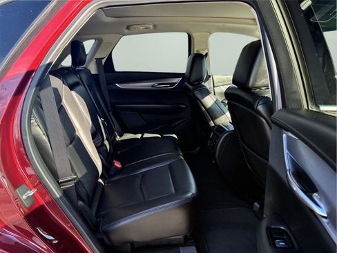 Used 2017 Cadillac XT5 Luxury w/ Driver Awareness Package AWD/4WD image 11