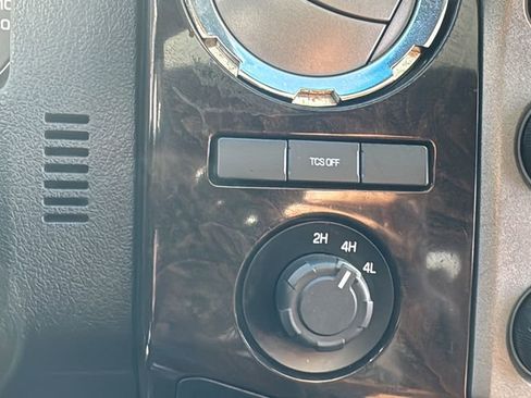 Used 2016 Ford F450 Platinum w/ Platinum Package image 27