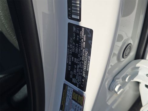 New 2025 Kia K4 LXS image 36