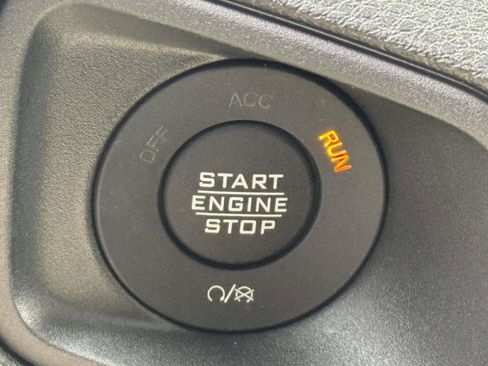 Used 2025 Jeep Wrangler Unlimited Sport AWD/4WD image 25