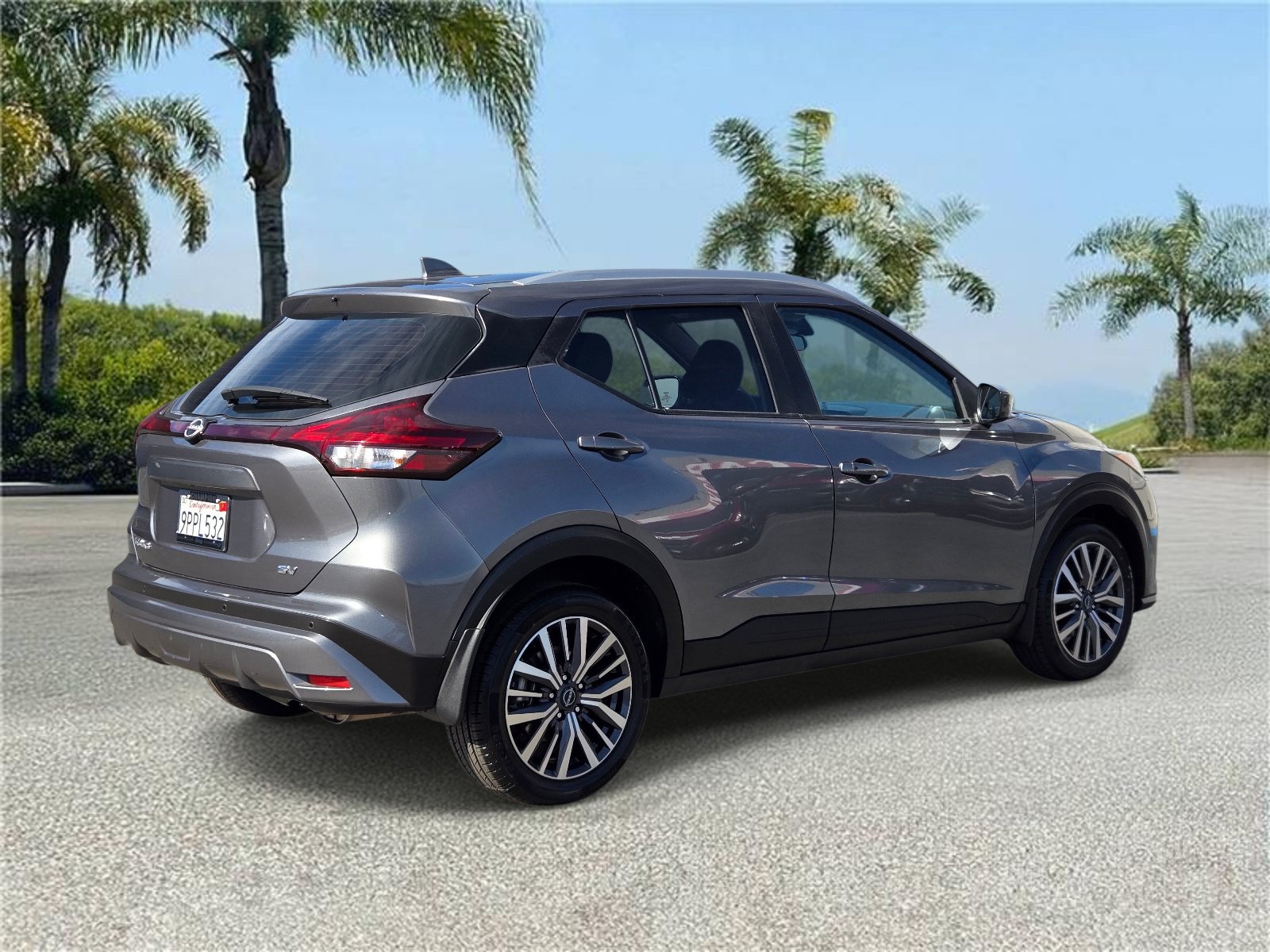 Used 2024 Nissan Kicks SV FWD image 4