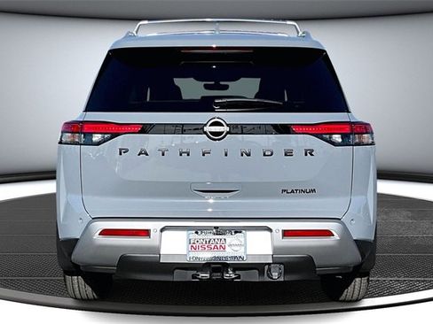 New 2025 Nissan Pathfinder Platinum image 4