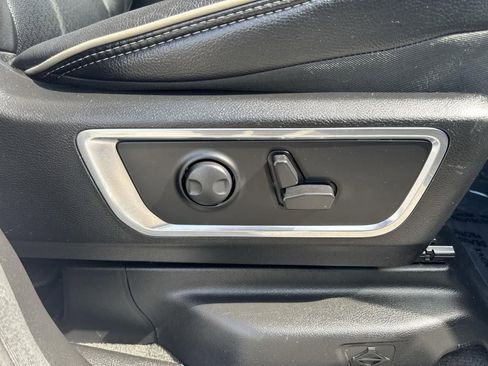 Used 2024 RAM 1500 Laramie image 39