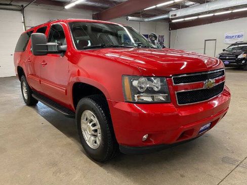 Used 2010 Chevrolet Suburban 2500 LT w/ Snow Plow Prep Package AWD/4WD image 6