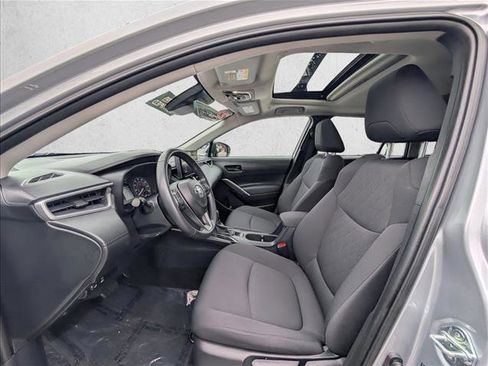 Used 2023 Toyota Corolla Cross LE w/ Moonroof Package image 17