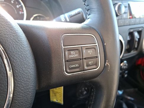 Used 2017 Jeep Wrangler Unlimited Sahara w/ Connectivity Group image 21