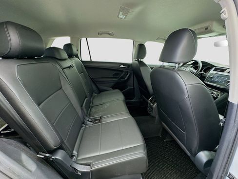 Used 2019 Volkswagen Tiguan SEL AWD/4WD image 19