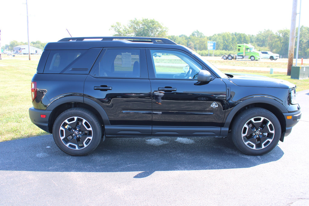 Used 2024 Ford Bronco Sport Outer Banks AWD/4WD image 17