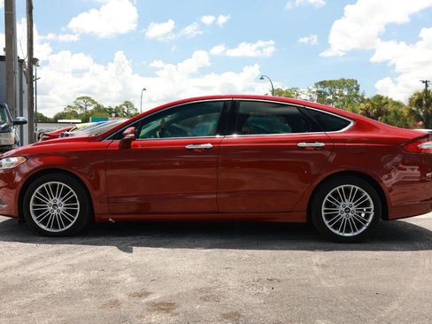 Used 2014 Ford Fusion SE w/ Equipment Group 202A FWD image 3