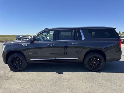 New 2026 GMC Yukon XL Denali w/ Denali Reserve Package RWD image 5