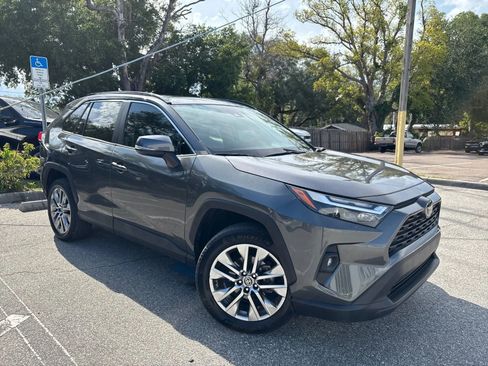 Used 2022 Toyota RAV4 XLE Premium FWD image 5