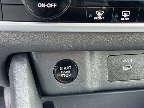 Used 2024 Nissan Rogue SV image 18