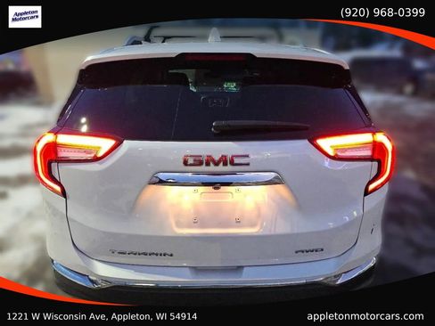 Used 2022 GMC Terrain SLT w/ Infotainment Package II image 8