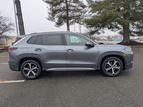 New 2026 Volkswagen Tiguan SE image 3