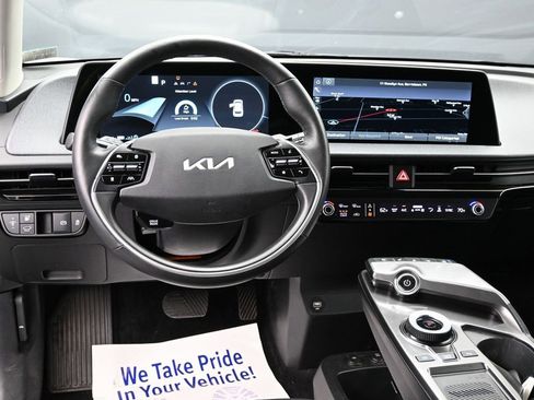 Used 2022 Kia EV6 Wind image 31