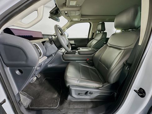 Used 2025 Ford Expedition Max Active image 13