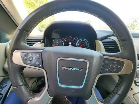 Used 2018 GMC Yukon Denali w/ Open Road Package AWD/4WD image 34