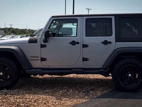 Used 2017 Jeep Wrangler Unlimited Sport w/ Quick Order Package 24S AWD/4WD image 18
