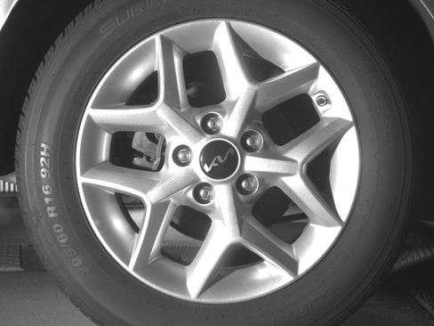 Used 2025 Kia Soul LX w/ LX Technology Package FWD image 15