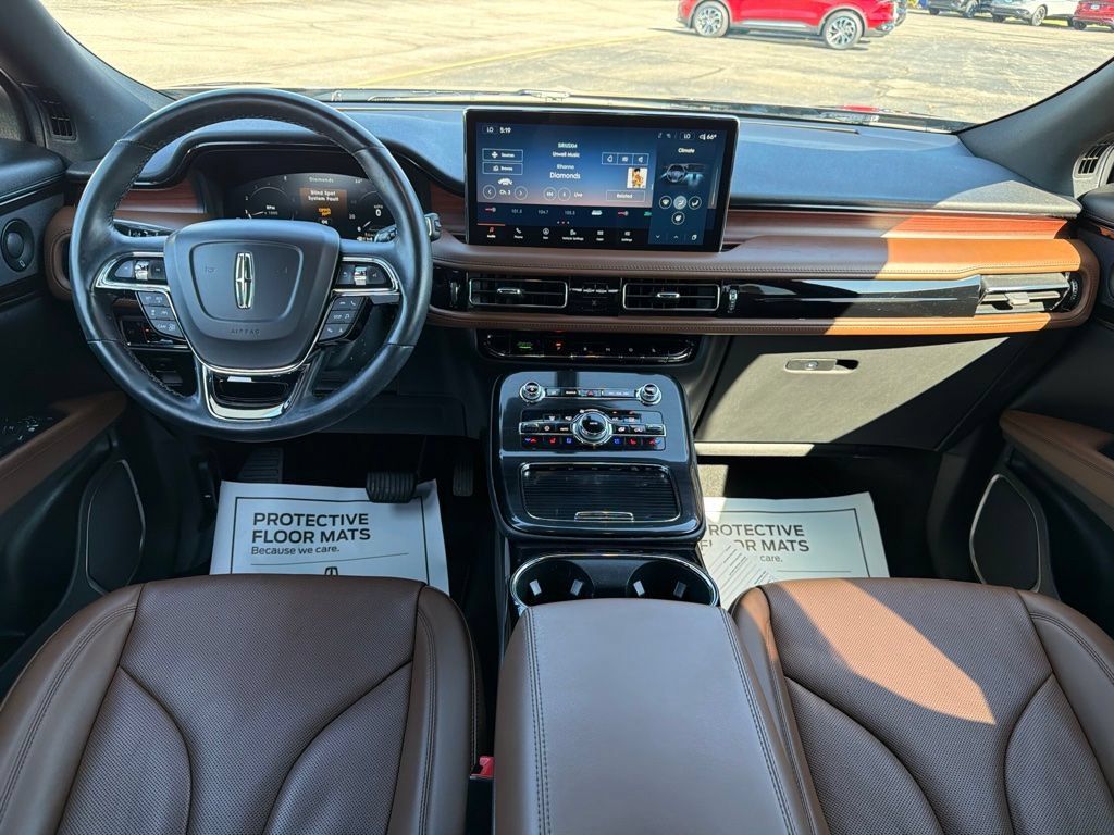 Used 2023 Lincoln Nautilus Reserve w/ Equipment Group 201A AWD/4WD image 5