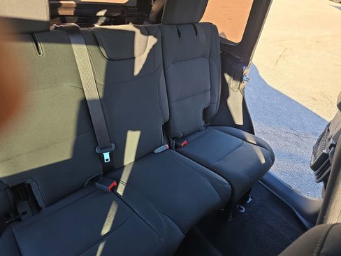 Used 2022 Jeep Wrangler Sport S image 11