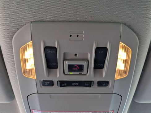 Used 2022 Toyota Highlander XLE image 14