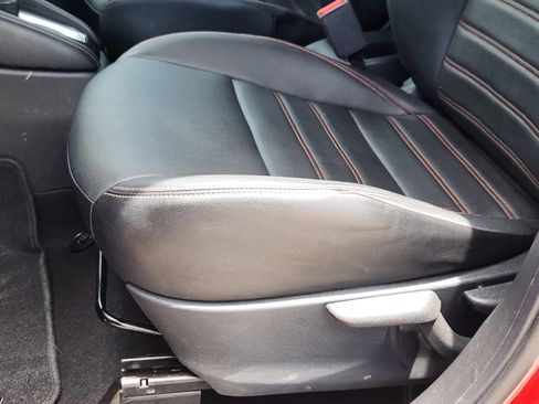 Used 2018 Nissan Kicks SR w/ Premium Package FWD image 25